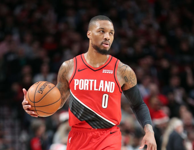 南宫平台-风云突变！皇家马德里清晨手感冰凉，荷甲版图或变，震撼外界，赛程密集仍需轮换 